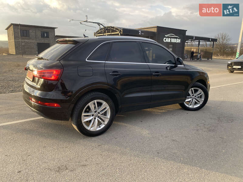 Позашляховик / Кросовер Audi Q3 2016 в Хусті