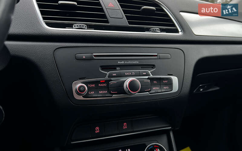 Внедорожник / Кроссовер Audi Q3 2016 в Львове