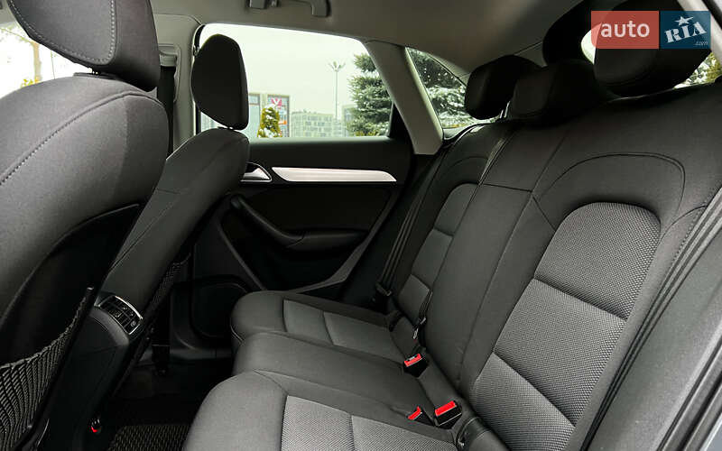 Внедорожник / Кроссовер Audi Q3 2016 в Львове