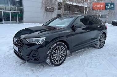 Внедорожник / Кроссовер Audi Q3 2025 в Киеве