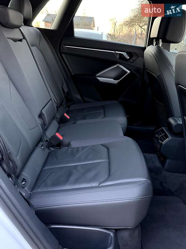 Внедорожник / Кроссовер Audi Q3 2020 в Львове