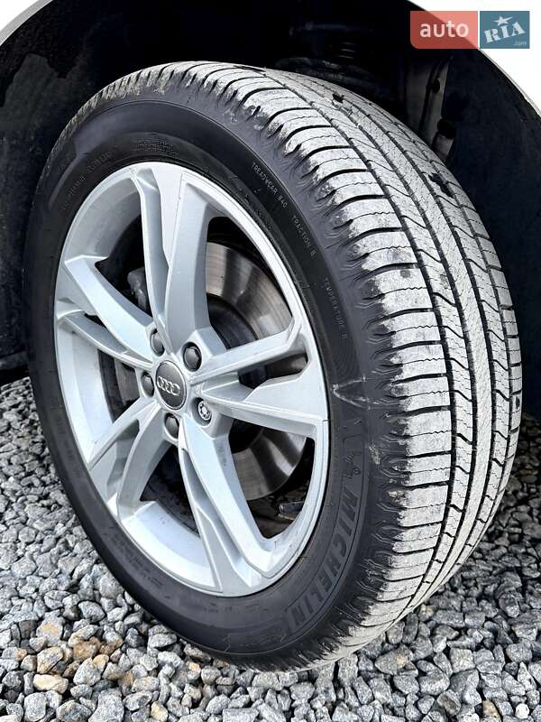 Внедорожник / Кроссовер Audi Q3 2020 в Львове