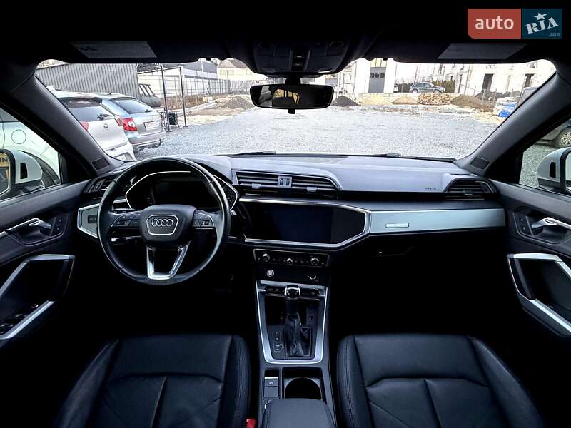 Внедорожник / Кроссовер Audi Q3 2020 в Львове