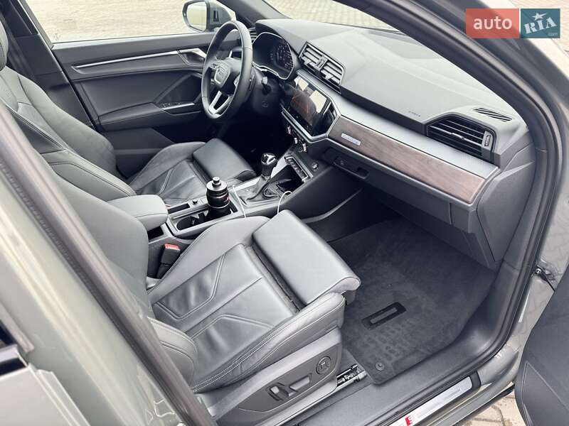 Позашляховик / Кросовер Audi Q3 2024 в Києві фото 17 Позашляховик / Кросовер Audi Q3 2024 в Києві