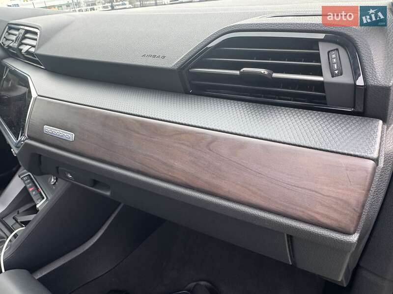 Позашляховик / Кросовер Audi Q3 2024 в Києві фото 21 Позашляховик / Кросовер Audi Q3 2024 в Києві