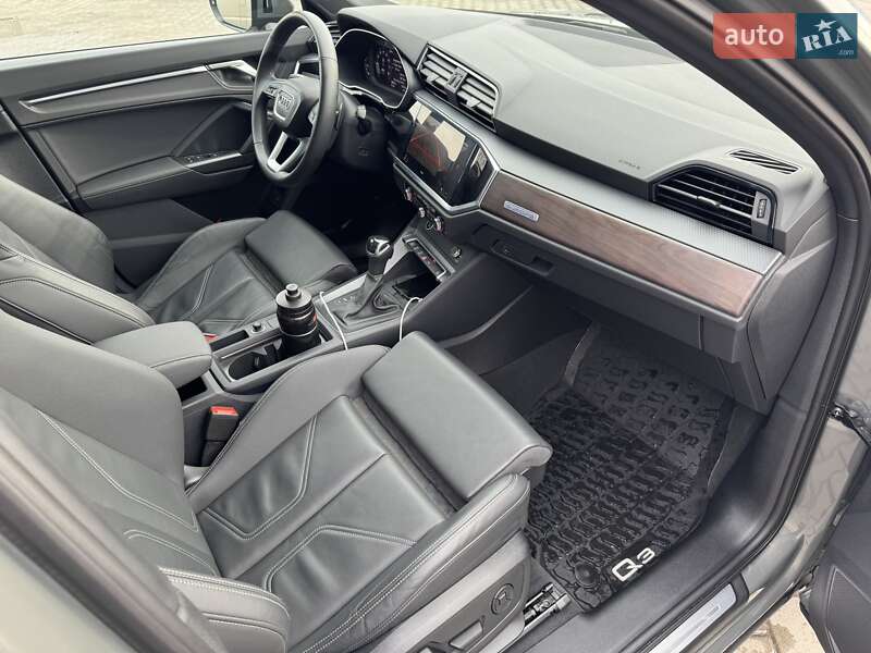 Позашляховик / Кросовер Audi Q3 2024 в Києві фото 30 Позашляховик / Кросовер Audi Q3 2024 в Києві