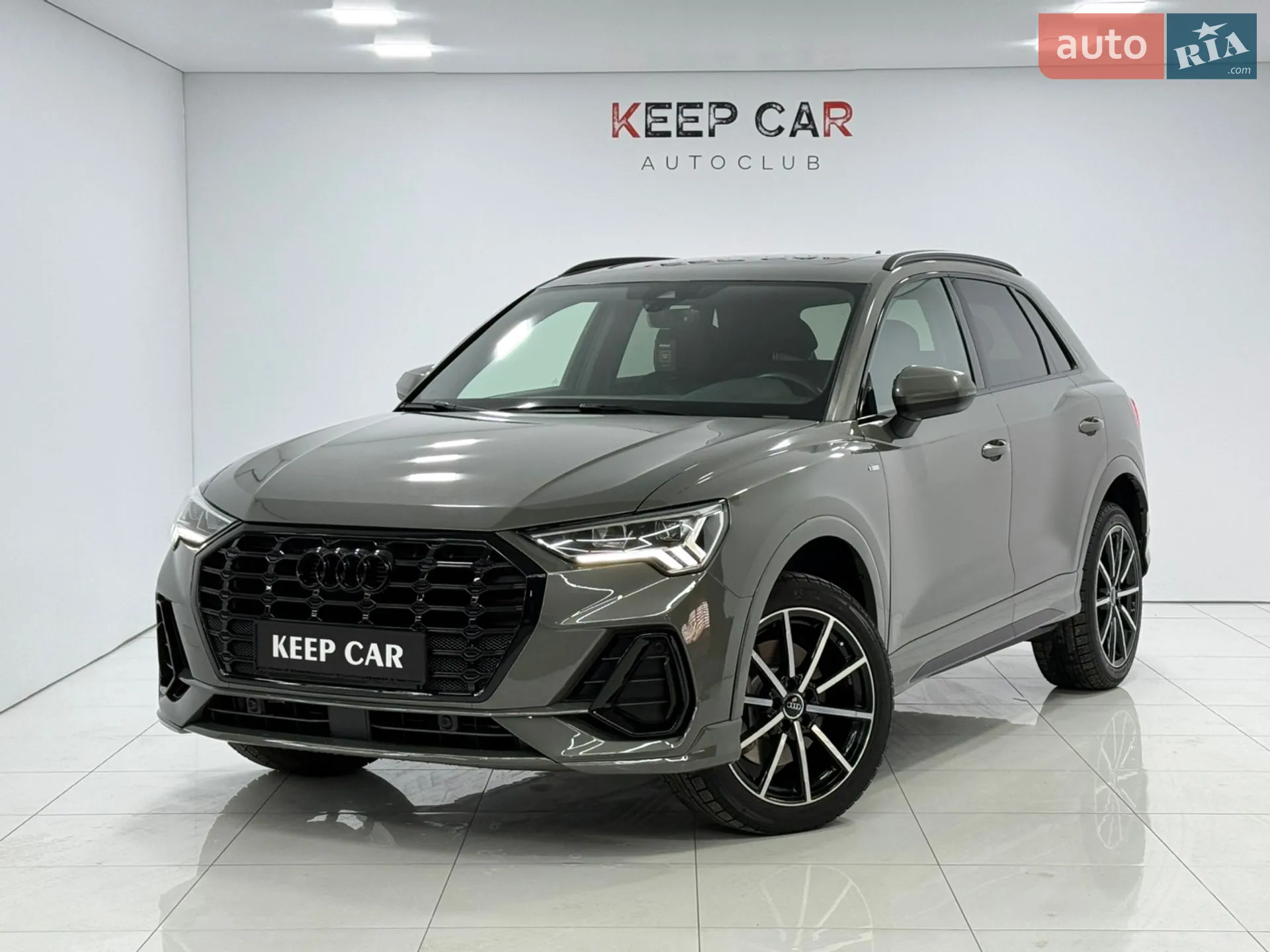 2020 Audi Q3 - фото 1
