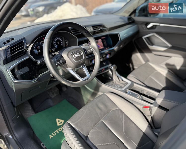 Позашляховик / Кросовер Audi Q3 2020 в Києві