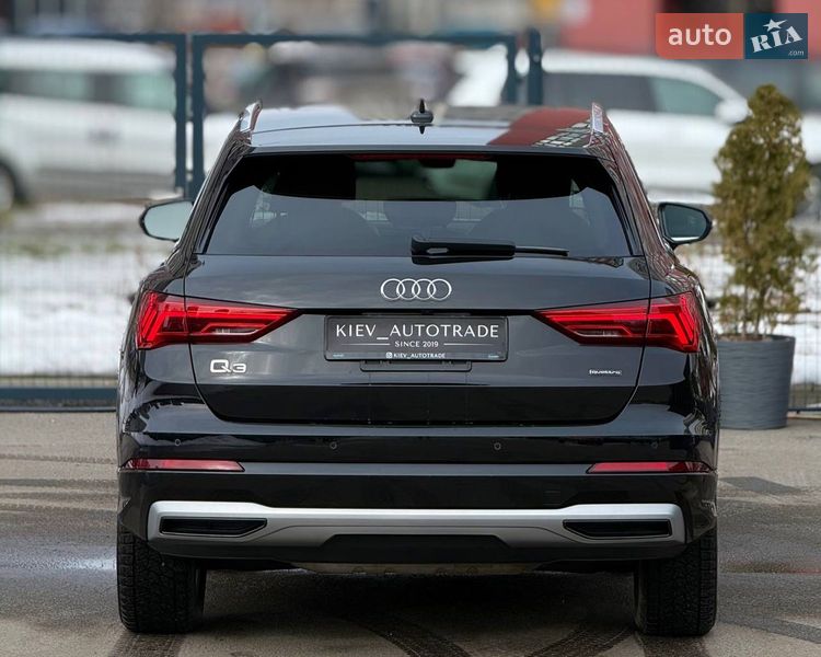 Внедорожник / Кроссовер Audi Q3 2019 в Киеве
