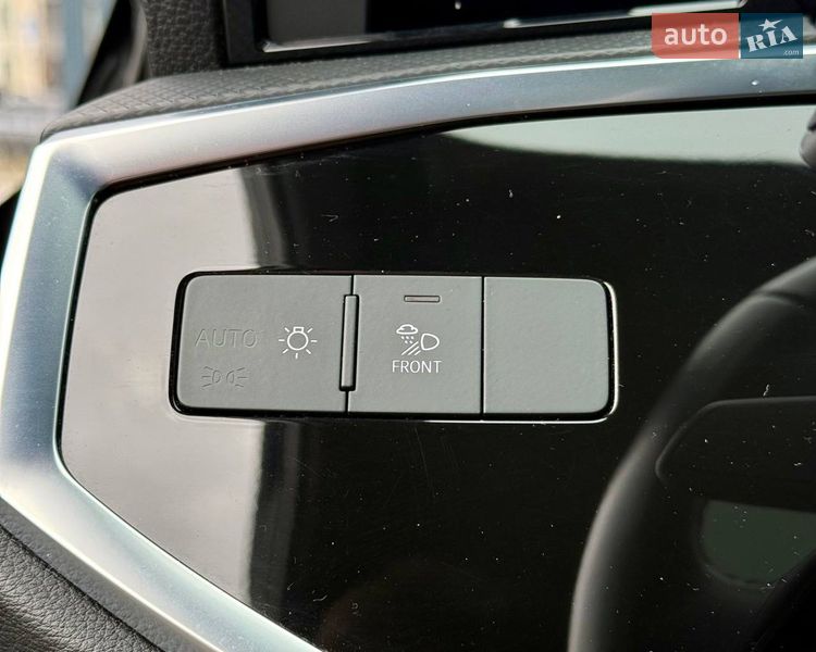 Внедорожник / Кроссовер Audi Q3 2019 в Киеве