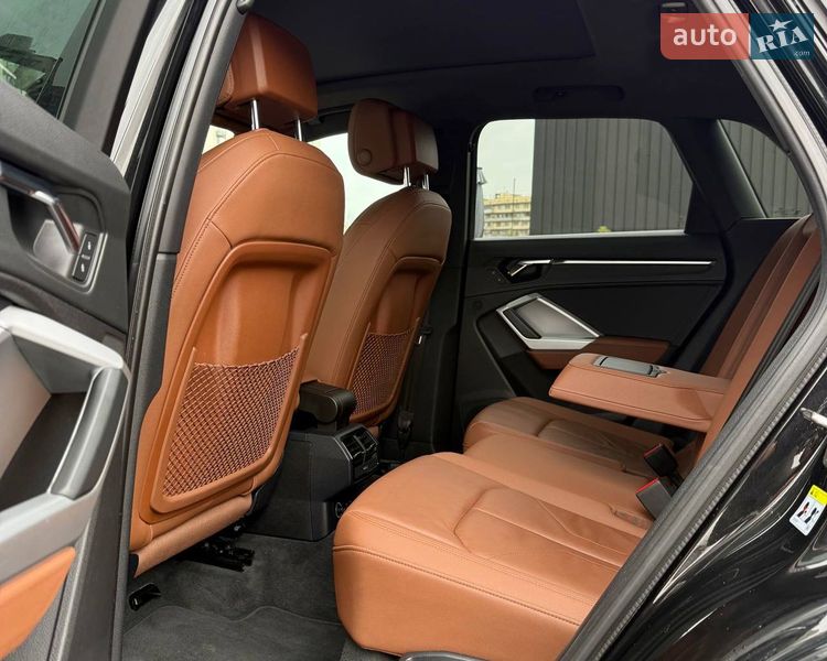 Внедорожник / Кроссовер Audi Q3 2019 в Киеве