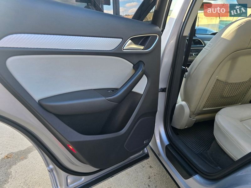 Позашляховик / Кросовер Audi Q3 2015 в Києві