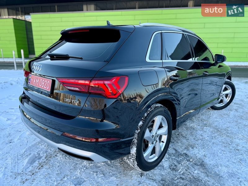 Внедорожник / Кроссовер Audi Q3 2020 в Киеве