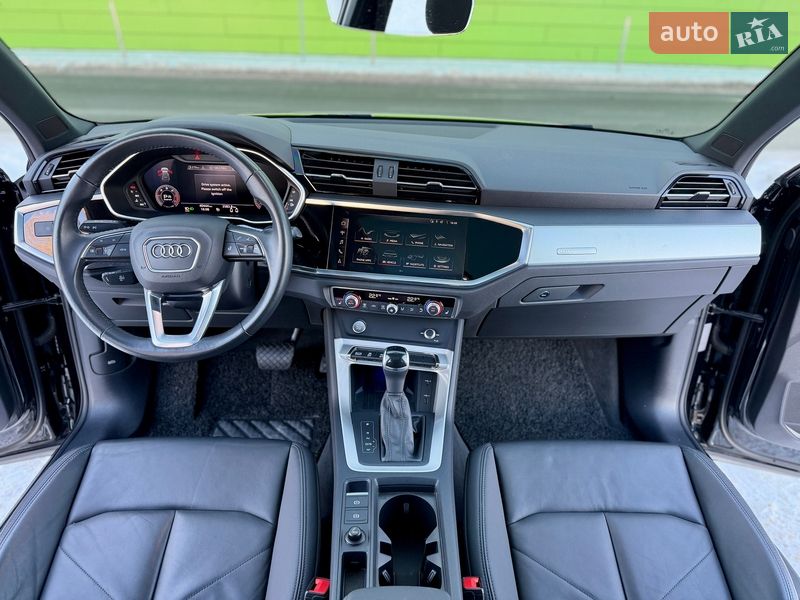 Внедорожник / Кроссовер Audi Q3 2020 в Киеве