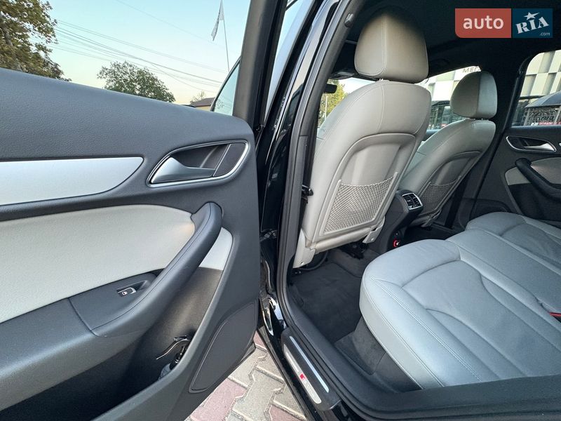 Внедорожник / Кроссовер Audi Q3 2017 в Одессе