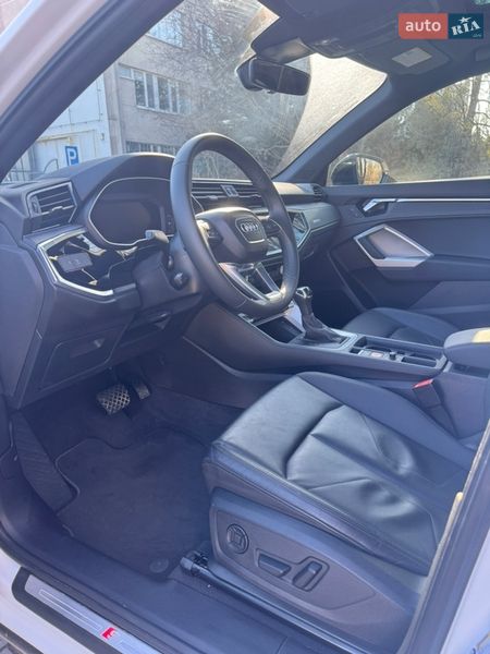 Позашляховик / Кросовер Audi Q3 2024 в Львові