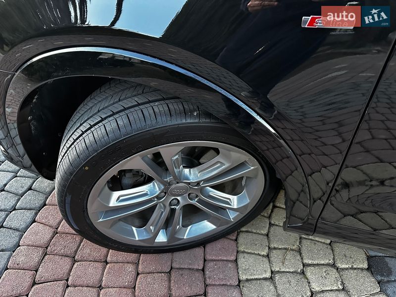 Внедорожник / Кроссовер Audi Q3 2017 в Хусте