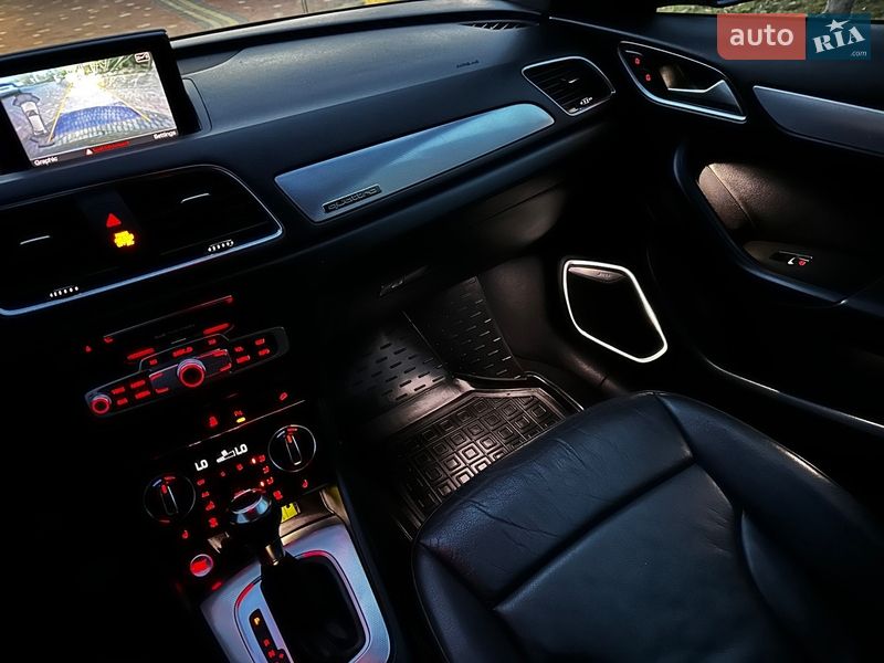 Внедорожник / Кроссовер Audi Q3 2017 в Хусте