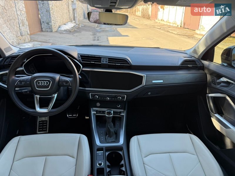 Позашляховик / Кросовер Audi Q3 2019 в Києві