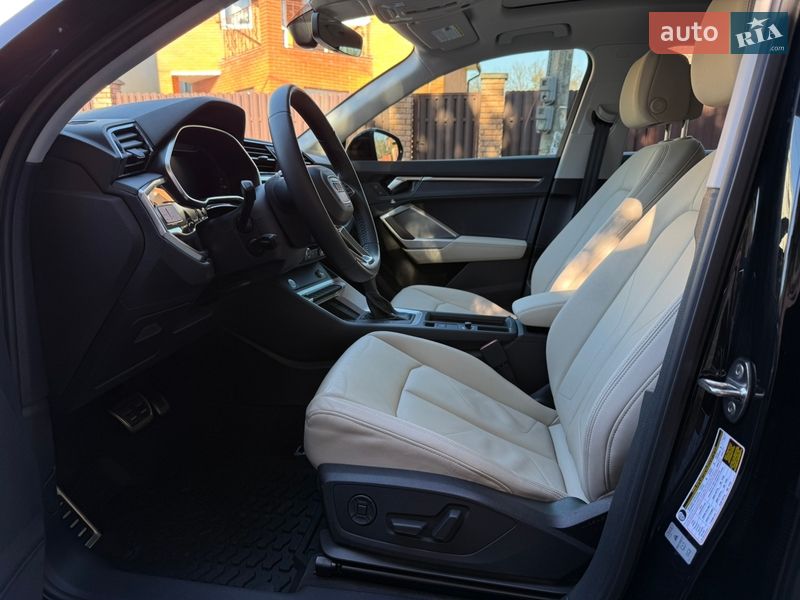Позашляховик / Кросовер Audi Q3 2019 в Києві