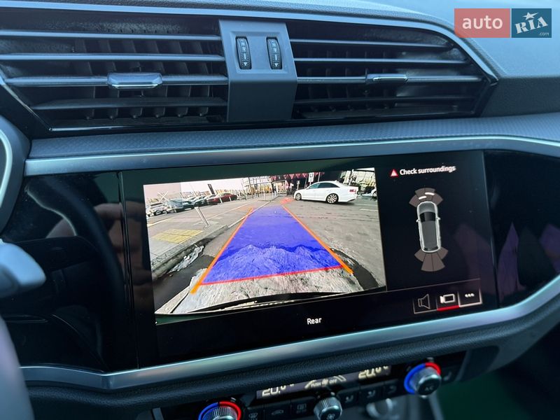 Позашляховик / Кросовер Audi Q3 2024 в Києві