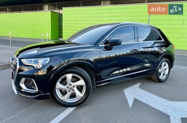 Внедорожник / Кроссовер Audi Q3 2020 в Киеве