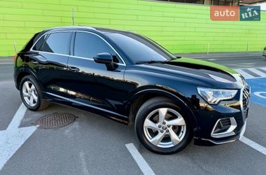 Внедорожник / Кроссовер Audi Q3 2020 в Киеве