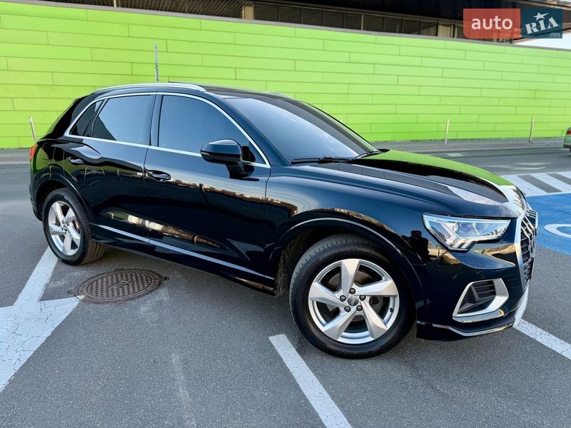 Внедорожник / Кроссовер Audi Q3 2020 в Киеве