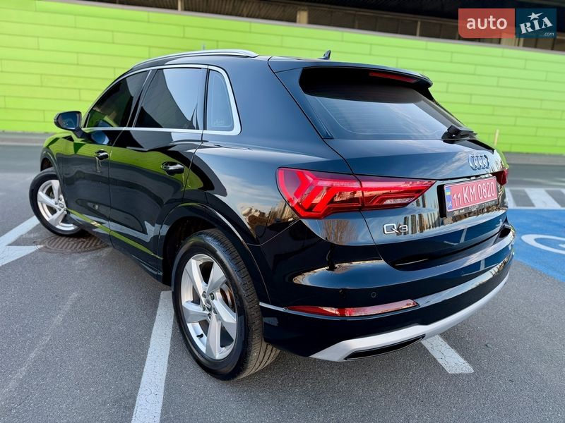 Внедорожник / Кроссовер Audi Q3 2020 в Киеве