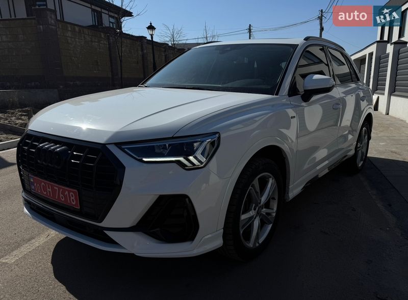 Позашляховик / Кросовер Audi Q3 2020 в Києві