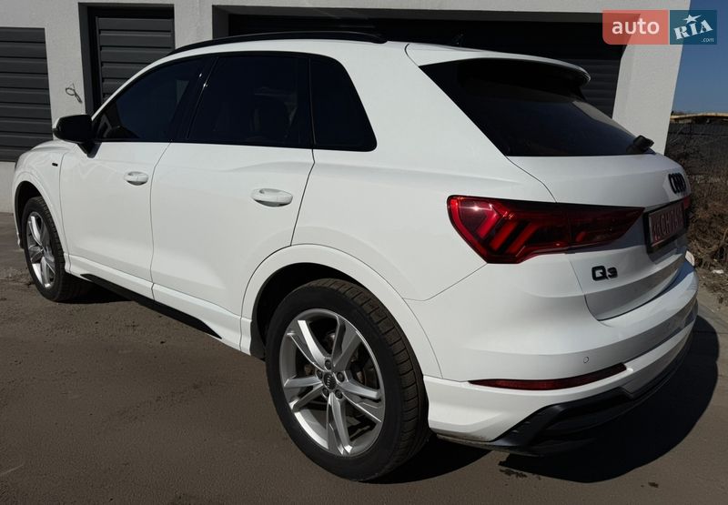 Позашляховик / Кросовер Audi Q3 2020 в Києві