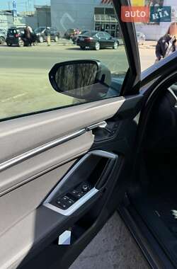 Внедорожник / Кроссовер Audi Q3 2019 в Одессе