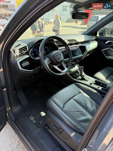 Внедорожник / Кроссовер Audi Q3 2019 в Одессе