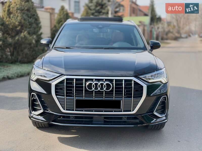 Внедорожник / Кроссовер Audi Q3 2023 в Одессе