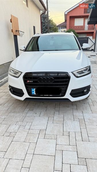 Внедорожник / Кроссовер Audi Q3 2014 в Ужгороде