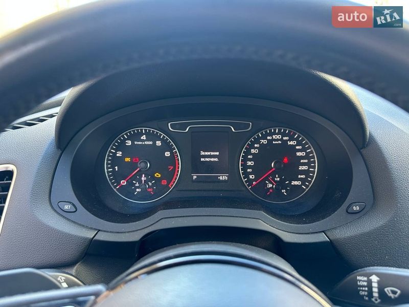 Позашляховик / Кросовер Audi Q3 2011 в Києві