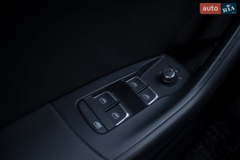 Позашляховик / Кросовер Audi Q3 2016 в Києві