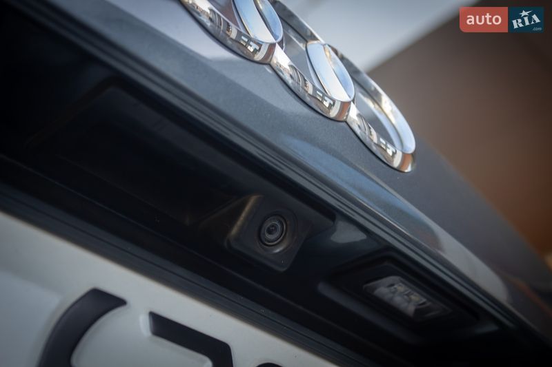 Позашляховик / Кросовер Audi Q3 2016 в Києві