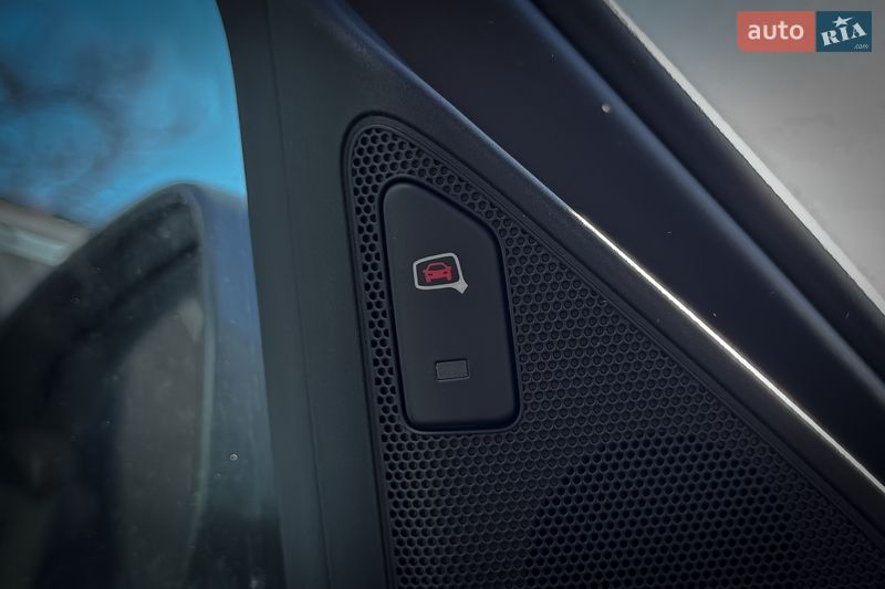 Позашляховик / Кросовер Audi Q3 2016 в Києві