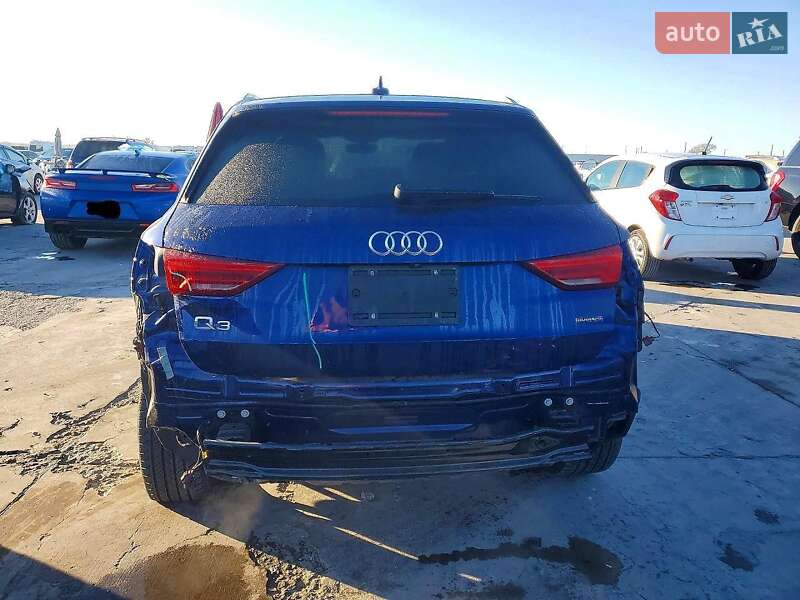 Внедорожник / Кроссовер Audi Q3 2021 в Ужгороде