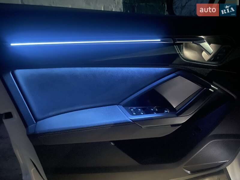 Позашляховик / Кросовер Audi Q3 2024 в Києві