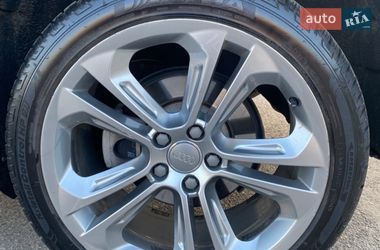 Позашляховик / Кросовер Audi Q3 2016 в Києві