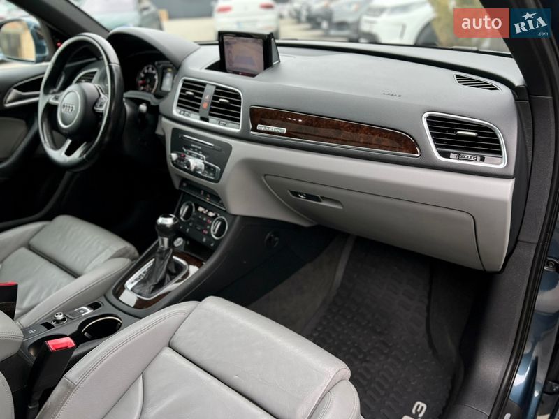 Внедорожник / Кроссовер Audi Q3 2017 в Одессе