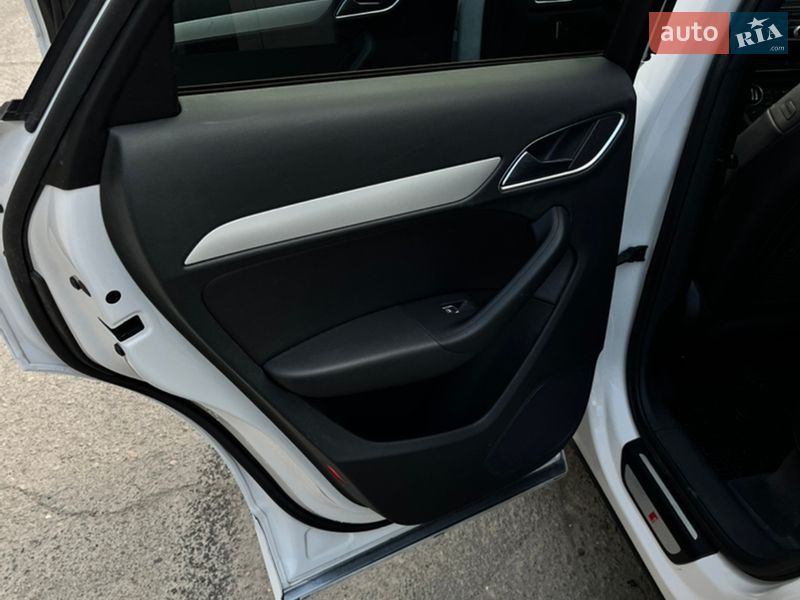 Позашляховик / Кросовер Audi Q3 2018 в Одесі фото 23 Позашляховик / Кросовер Audi Q3 2018 в Одесі