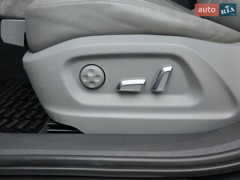 Внедорожник / Кроссовер Audi Q3 2017 в Ужгороде фото 54 Внедорожник / Кроссовер Audi Q3 2017 в Ужгороде