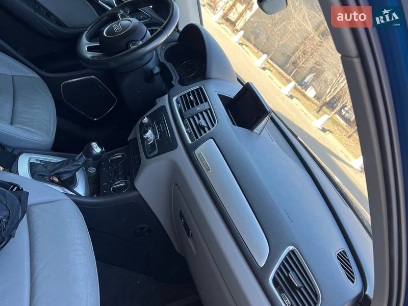 Внедорожник / Кроссовер Audi Q3 2015 в Киеве
