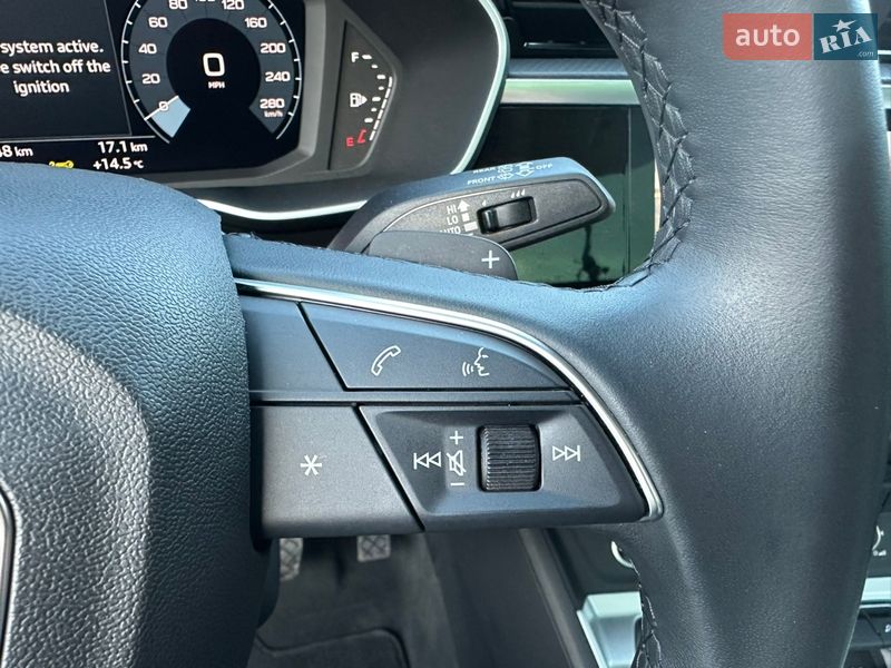 Внедорожник / Кроссовер Audi Q3 2024 в Киеве