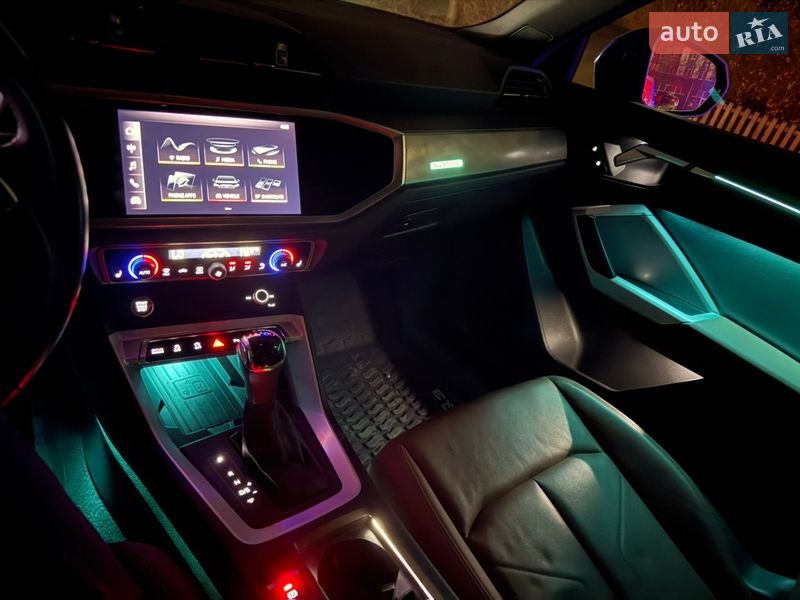 Позашляховик / Кросовер Audi Q3 2020 в Києві