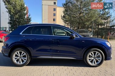 Внедорожник / Кроссовер Audi Q3 2020 в Киеве