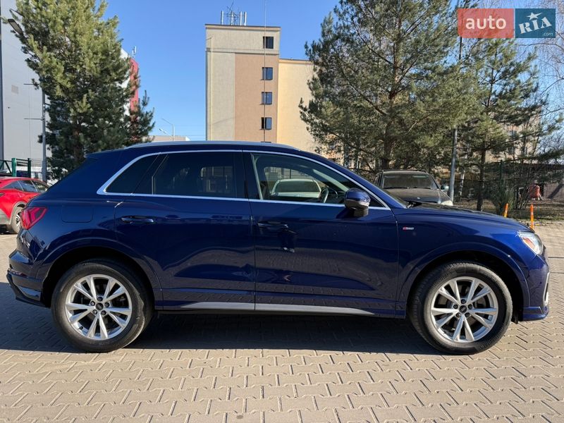 Позашляховик / Кросовер Audi Q3 2020 в Києві